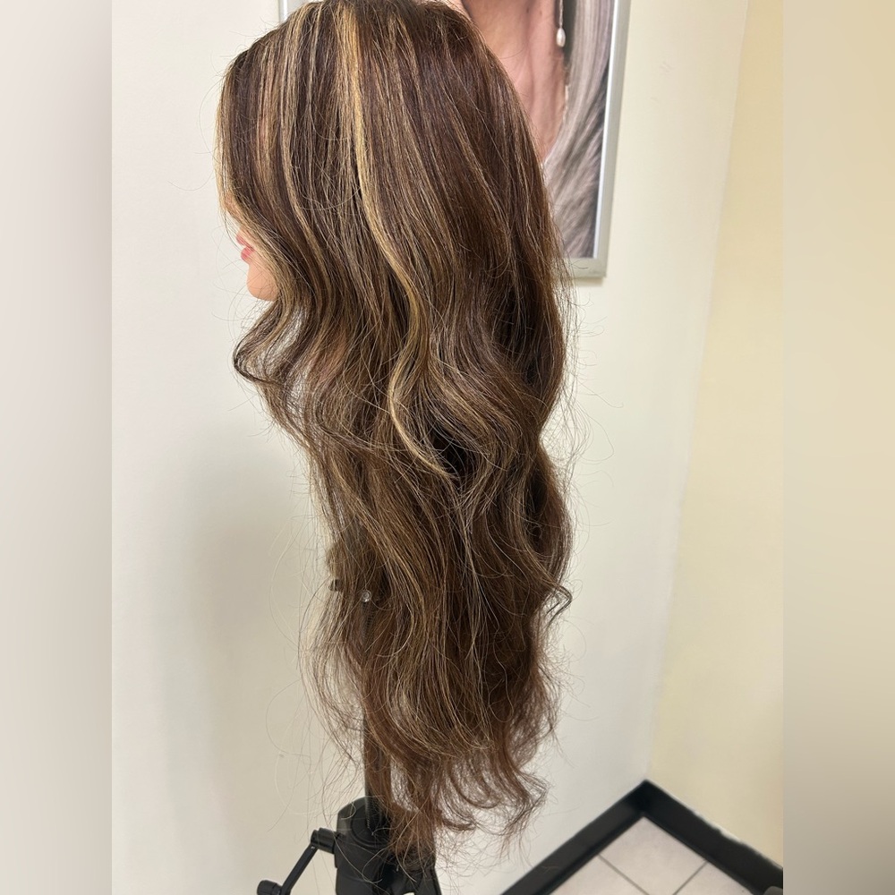Human hair wig never worn.Swisslace frontal